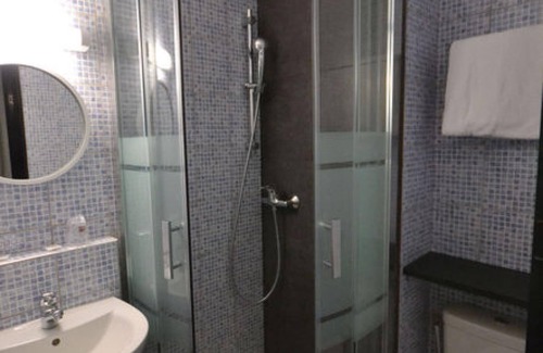Baillet-en-France Hotel | Brit Hotel Baillet en France