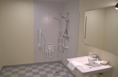 Mormant-sur-Vernisson Hotel | Brit Hotel Montargis