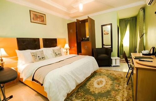 Orozo Hotel | Brix Royale Suites