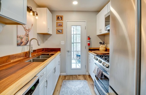 Broadway Cabin | Broadway Cabin w/Hot Tub: Hike & Ski