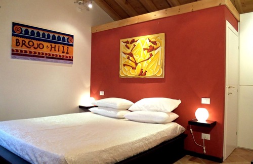 Longare Bed & Breakfast | Brojo Hill B&B - 2 Double Bedrooms with private baths