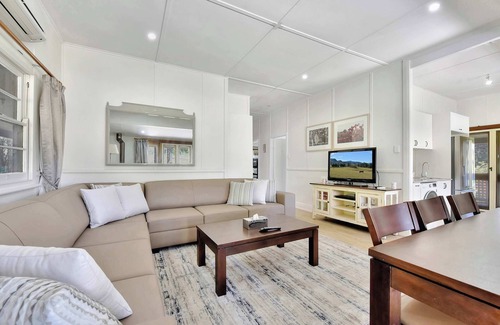 Pokolbin House | Brokenback Vineyard Cottage