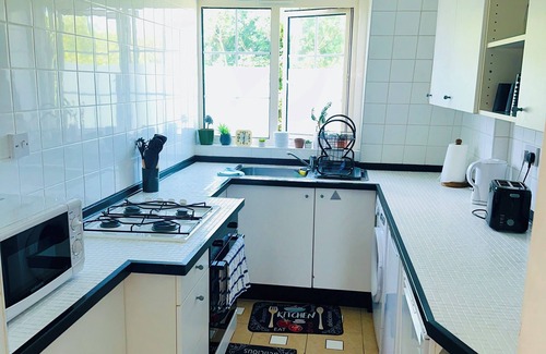 Downham Apartment | Bromley Bliss Apartment Getaway