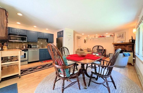 Bromley Mountain Condo | Bromley Bower House Retreat!
