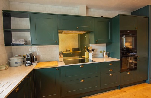 Pentrefelin Cottage | Bron y Gadair - sleeps 8 guests in 4 bedrooms