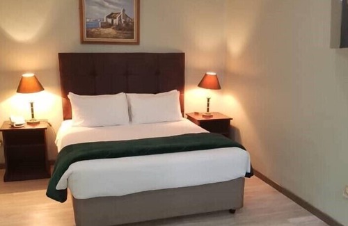 Juliasdale Hotel | Brondesbury Park Hotel