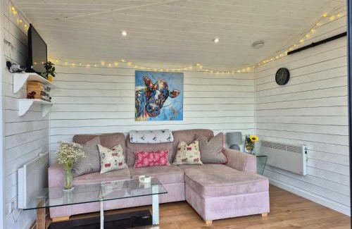 Brondini Apartment | Brondini View Cabin (Private Garden and Hot Tub)