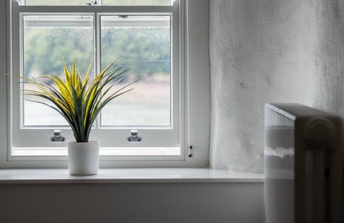 St Brides Cottage | Brook Cottage - 7 Bedroom Cottage - Dale