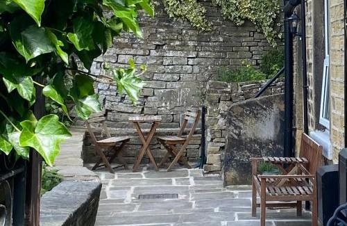 Hepworth House | Brook Cottage