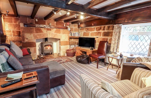Sugnall Cottage | BROOK HOUSE, pet friendly, character holiday cottage in Eccleshall
