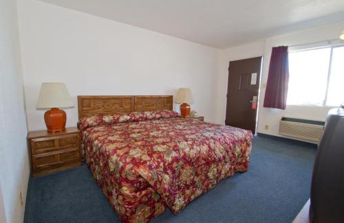 Southgate Triangle Hotel | Brooks St. Motor Inn
