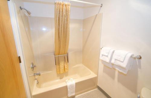 Southgate Triangle Hotel | Brooks St. Motor Inn
