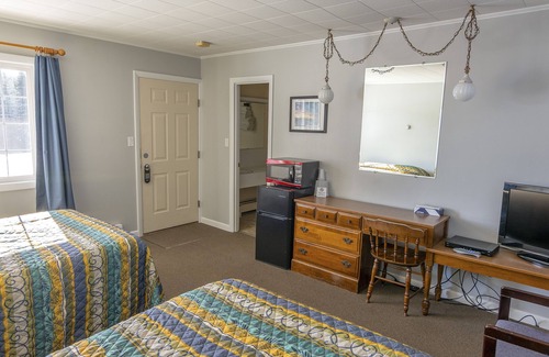 Smyrna Hotel | Brookside Inn