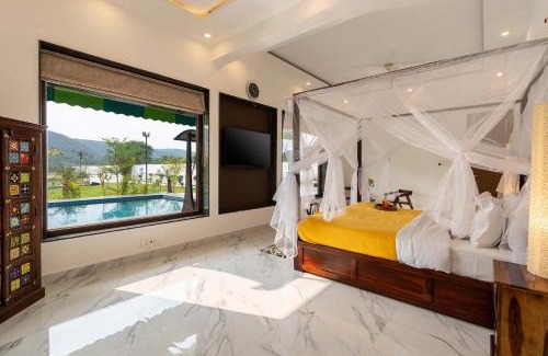 Faridabad Villa | BrookVale Manor by StayVista - Private Pool, BBQ, Views at Haryana