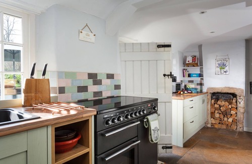 Longborough House | Brookview is a wonderfully presented three bedroom period property in the peaceful village of Lower