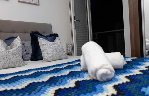 Newport Pagnell Apartment | Broughton Haven 5 Beds House Free WiFi, Free parking, NETFLIX