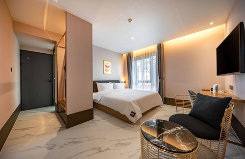 Buk-gu Hotel | Brown-dot Hotel Signature