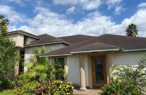 Brownsville House | Brownsville Comfort 2 bedroom 1 bath , Spacious Kitchen and Outdoor Home