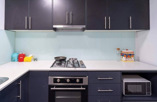 Brunswick Apartment | Brunswick 2B Living Near Sydney Rd w/Free Parking