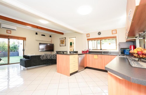 Brunswick House | Brunswick Melbourne-Cosy Room-Great location