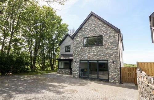 Malltraeth House | Bryn Aber
