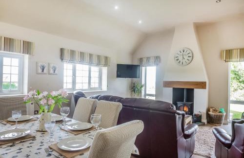Moelfre House | Bryn Awelon - Uk44122