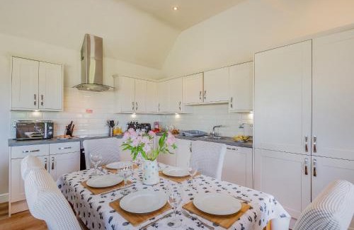 Moelfre House | Bryn Awelon - Uk44122