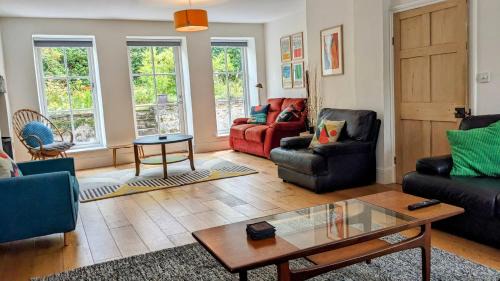 Gwynfe House | Bryn Capel, Gwynfe