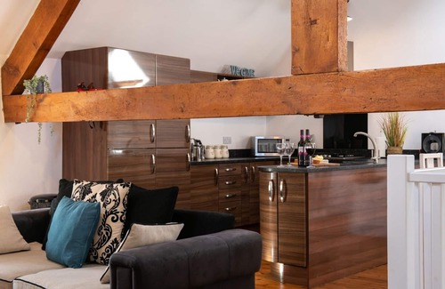 Caergeiliog Other | Bryn Lon: Pet-friendly rural retreat in Caergeiliog