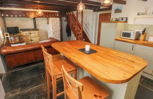 Pontfaen Cottage | BRYN NANTE, pet friendly, with open fire in Maenclochog