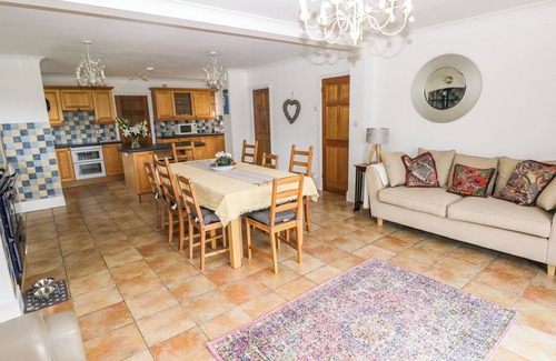 Eglwyswrw Cottage | BRYN TAWEL, pet friendly, country holiday cottage in Eglwyswrw