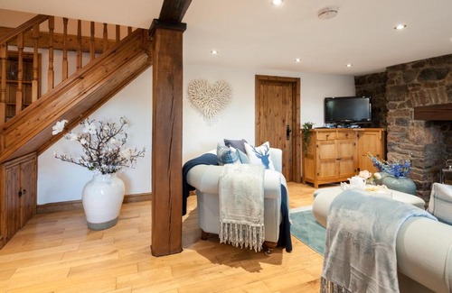 Ystradgynlais House | Bryn-Y-Groes Cottage