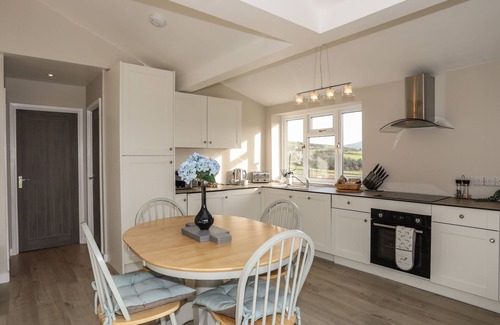 Tywyn Cottage | BRYN Y MOR, pet friendly, country holiday cottage in Llwyngwril