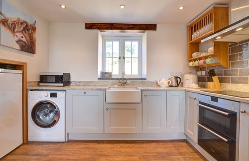 Llanfair Caereinion House | Brynderwen - Three Bedroom House, Sleeps 5