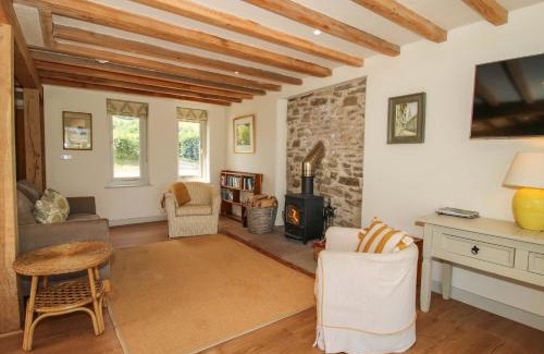Hopton Castle House | Brynlikky Cottage