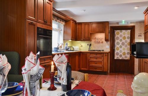Bethania House | Brynllin Holiday Cottages - Dildre