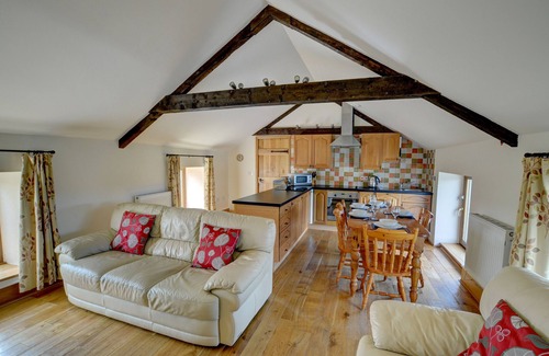 Glandyfi House | Brynmeurig - Three Bedroom House, Sleeps 5