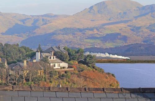 Borth-y-Gest House | Brynmor