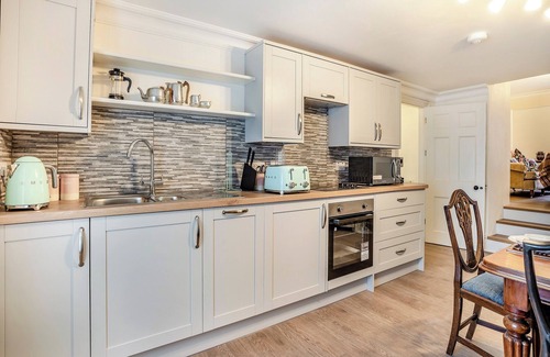 Felinfach Cottage | Brynog Mansion Apartment