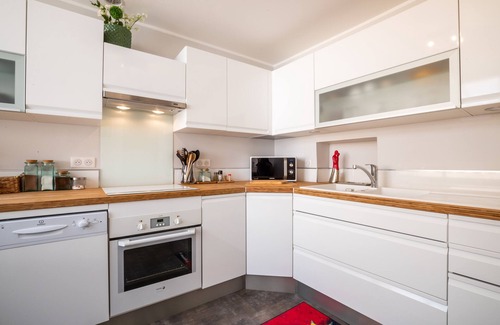 Beaune City Centre Apartment | BSH - Beaune Rousseau - Parking included