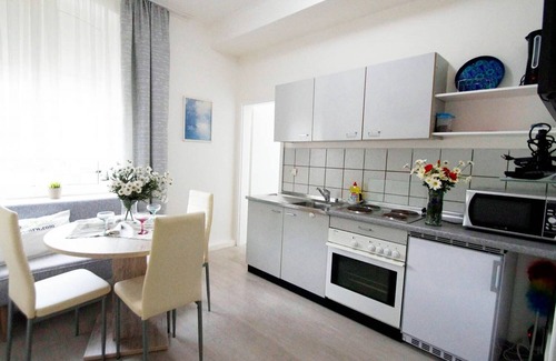 Burscheid Apartment | Bu02 Ferienwohnung mit Smart-tv, 40qm, 1 Schlafzimmer, 1 Wohn-/schlafzimmer, Max. 3 Personen