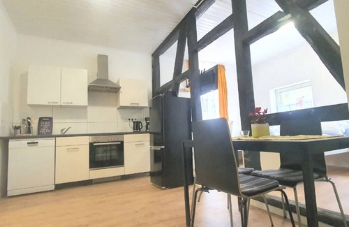 Burscheid Apartment | Bu02 Ferienwohnung mit Smart-tv, 40qm, 1 Schlafzimmer, 1 Wohn-/schlafzimmer, Max. 3 Personen