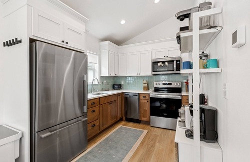 Pacific Beach House | Bubbles Up: Hot Tub, Dog Friendly