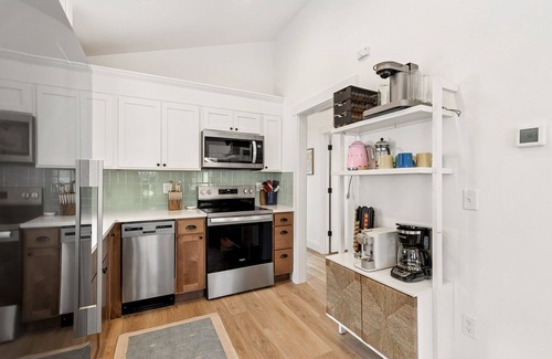 Pacific Beach House | Bubbles Up: Hot Tub, Dog Friendly