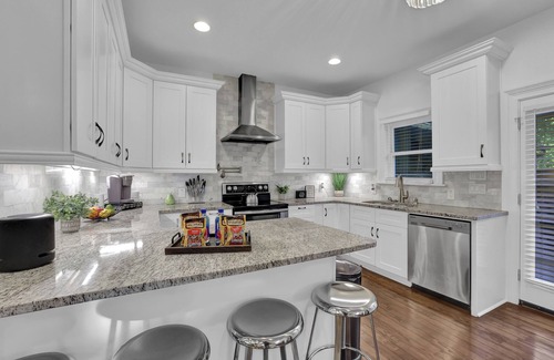 South Tuxedo Park House | Buckhead Dream Message Now for Summer Special