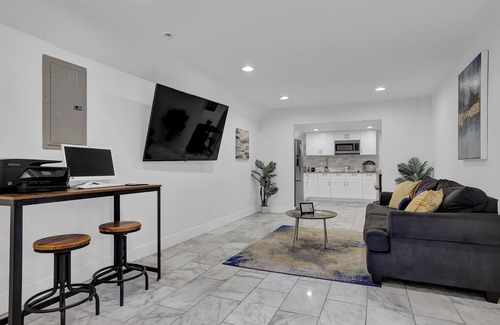 South Tuxedo Park House | Buckhead Dream Message Now for Summer Special