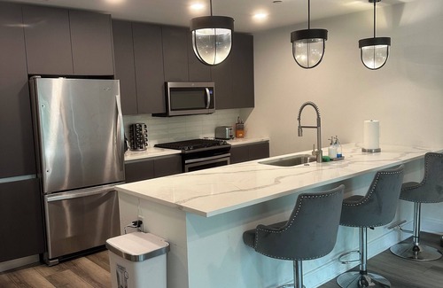Buckhead Apartment | Buckhead Escape 1BR + Den + Balcony & Pool View