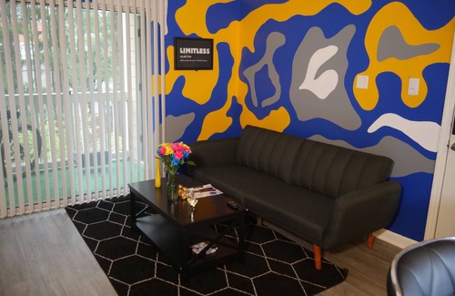 Lavista Park Apartment | Buckhead Loft with Beautiful Murals
