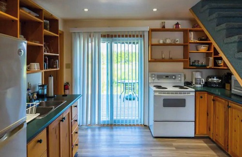 Trent Lakes Cottage | Buckhorn's Angelfire Resort - Lakeview