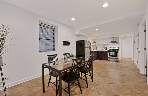 Wicker Park Condo | Bucktown Condo Just Two Blocks from the L by AllSet Turnover